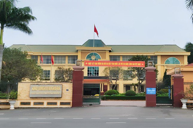 Chủ tịch huyện ở Nghệ An bị kỷ luật khiển trách - 1
