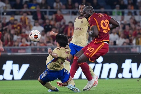 Lukaku ghi bàn cán mốc khủng, Roma của Mourinho thắng đậm ở Europa League