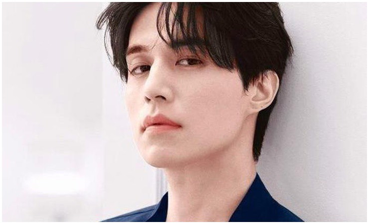 &#34;Thần chết&#34; Lee Dong Wook là nam tài tử hàng đầu xứ kim chi trẻ trung bất chấp tuổi tác.&nbsp;
