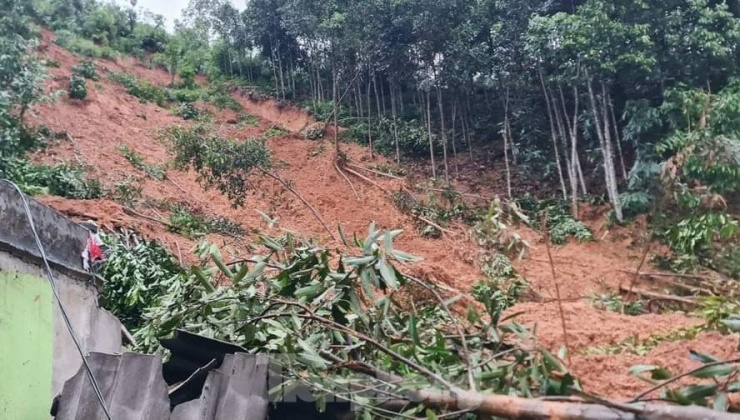 Theo ông Kiên, 2 người thiệt mạng là ông N.Q.T. và bà P.B.L. (cùng ở thôn Gốc Nhội, xã Yên Thái). Đến khoảng 3h sáng 7/10, thi thể hai vợ chồng được tìm thấy và bàn giao cho gia đình lo hậu sự.