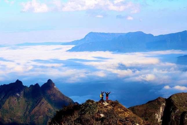 Những cung đường trekking nổi tiếng dành cho người ưa 'săn mây, hái sao' - 1