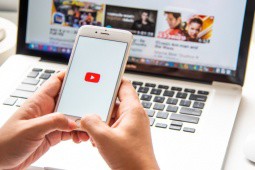 Bao nhiêu người trưởng thành tại Việt Nam xem video trên YouTube?