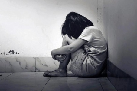 Vụ hiếp dâm bé gái 12 tuổi đến có thai: Công an tìm mẹ nạn nhân