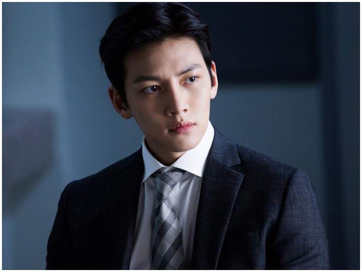 Ji Chang Wook là nam tài tử sở hữu vẻ ngoài điển trai, hấp dẫn.