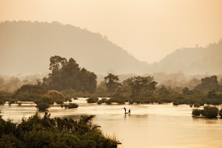 Những ngôi chùa và cánh đồng lúa bên dòng sông Mekong hùng vĩ ở Lào - 8