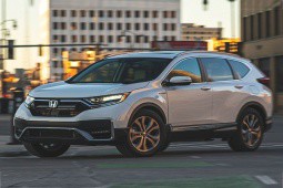 Giá xe Honda CR-V niêm yết và lăn bánh tháng 10/2023, giảm 50% LPTB