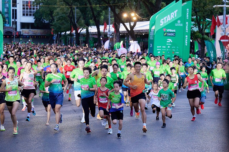 Các VĐV tranh tài trong tiết trời thu Hà Nội