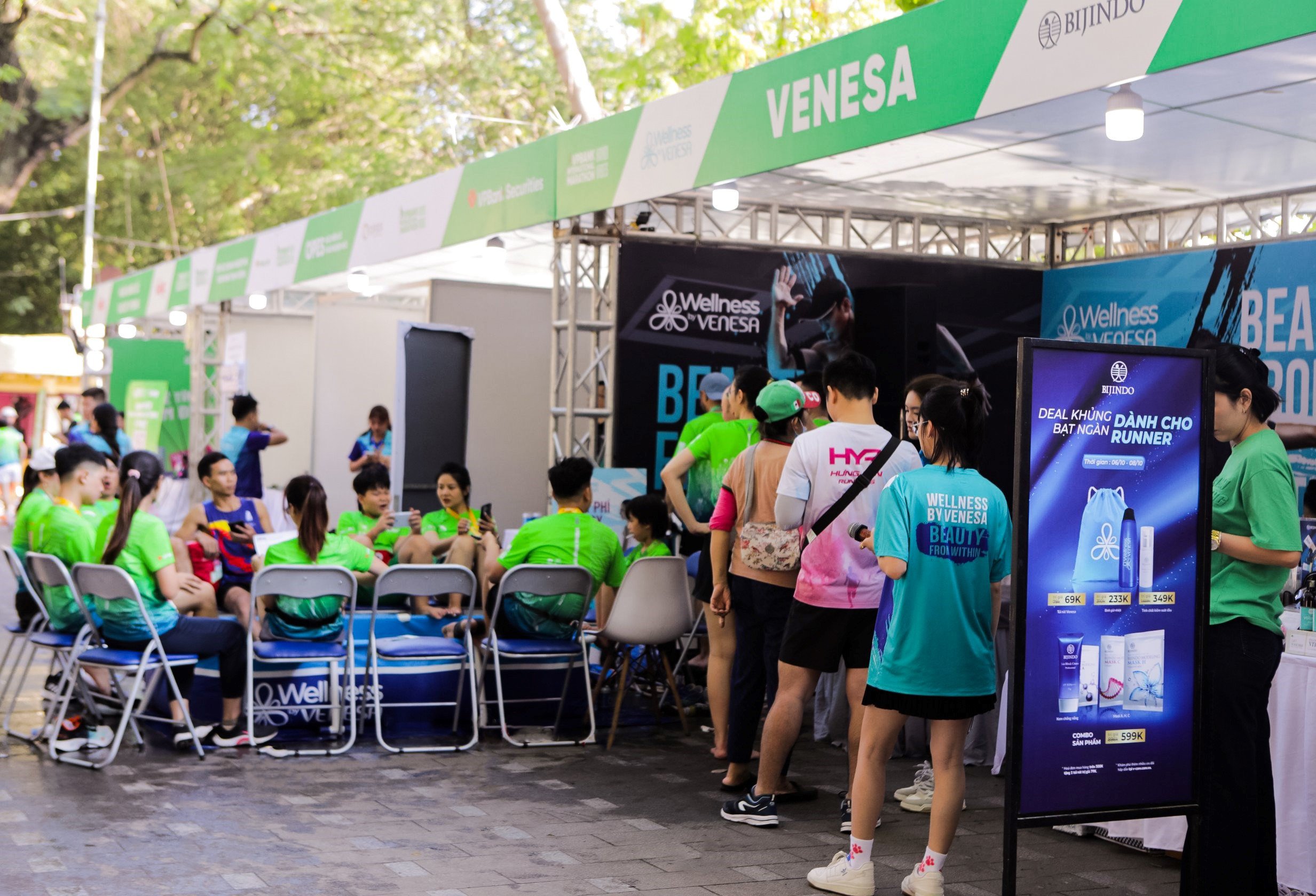 Wellness By Venesa tiếp sức giải chạy VPbank Hanoi International Marathon 2023 - 4