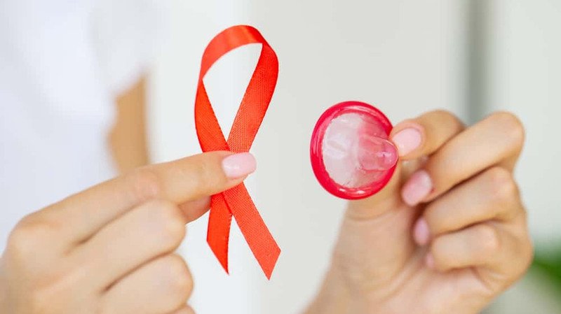 Nguyên nhân làm gia tăng nguy cơ lây nhiễm HIV/AIDS trong cộng đồng người chuyển giới - Ảnh 1.