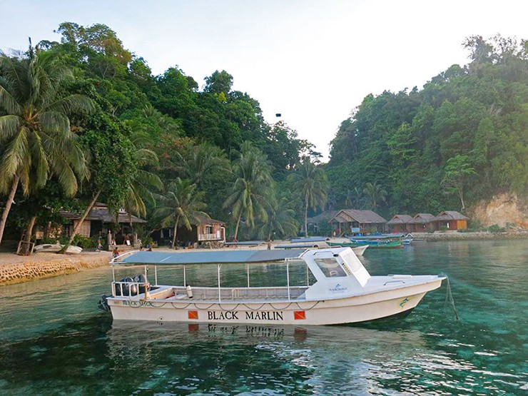 Đảo Togian, Indonesia: Quần đảo Togian, một quần đảo gồm 56 hòn đảo ở giữa vịnh Tomini ngoài khơi Sulawesi là một trong những hòn đảo xa xôi nhất ở Indonesia. Với làn nước trong vắt, những bãi biển cát trắng và khu rừng nhiệt đới, quần đảo Togian thực sự là một thiên đường ẩn giấu đối với du khách.
