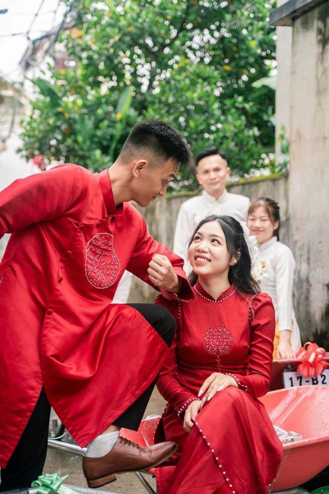 Chú rể Thái Bình mang 7 xe rùa chở tráp cưới đến nhà cô dâu - 4