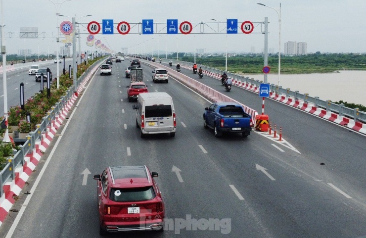 Cầu Vĩnh Tuy tách dòng ô tô, xe máy: Phương tiện đi lại thế nào? - 7