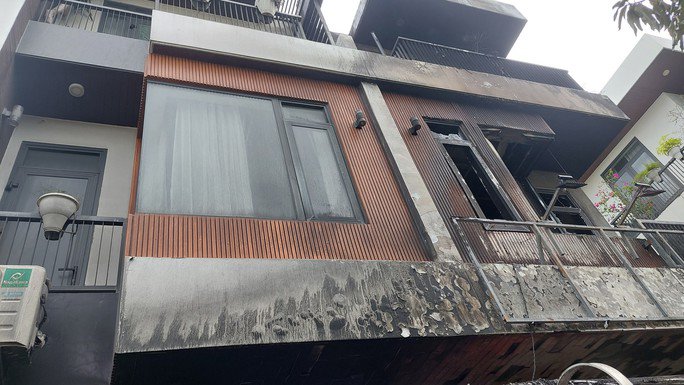 Hiện trường vụ cháy nhà 3 tầng ở Đà Nẵng, 2 người chết - 2