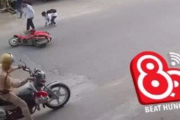 Clip: Quay xe như chốn không người, tài xế gây tai họa cho 2 nam sinh “đầu trần” đi xe điện