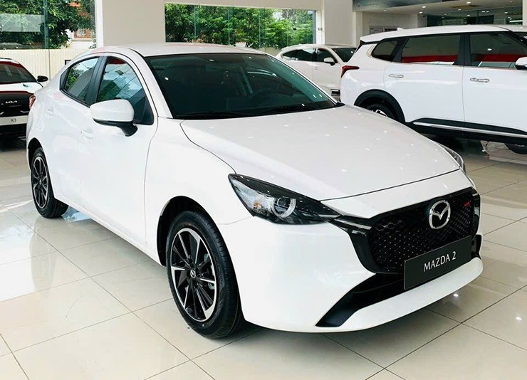 Mazda2 2024 sedan có giá 499 triệu đồng, đã về đại lý - 2