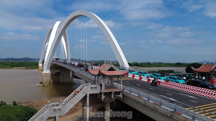 Điểm đầu cầu Kinh Dương Vương thuộc địa phận xã Cảnh Hưng (huyện Tiên Du), điểm cuối thuộc xã Đại Đồng Thành (thị xã Thuận Thành).