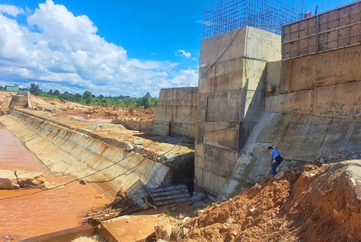 Năm 2013, dự án này từng bị UBND tỉnh Gia Lai thu hồi.