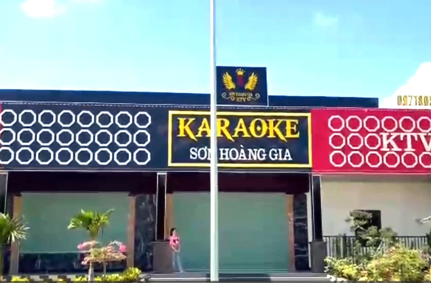 Quán karaoke nơi xảy ra vụ việc dẫn đến người đàn ông tử vong sau khi bị đấm vào mặt ngã xuống đường tử vong. Ảnh: CATH