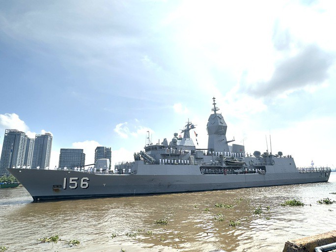 Tàu Hải quân Hoàng gia Úc HMAS TOOWOOMBA trở lại TP HCM - 2