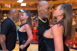 “Tay đấm thép“ Mike Tyson mặt đối mặt người đẹp “ảnh nóng“