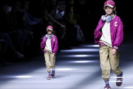 3 mẫu nhí Việt gây chú ý tại Shanghai Fashion Week KidsWear