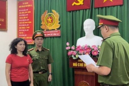 Bà Nguyễn Phương Hằng yêu cầu bà Hàn Ni và đồng phạm bồi thường 500 tỷ đồng