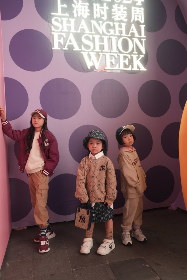 3 mẫu nhí Việt gây chú ý tại Shanghai Fashion Week KidsWear - 4