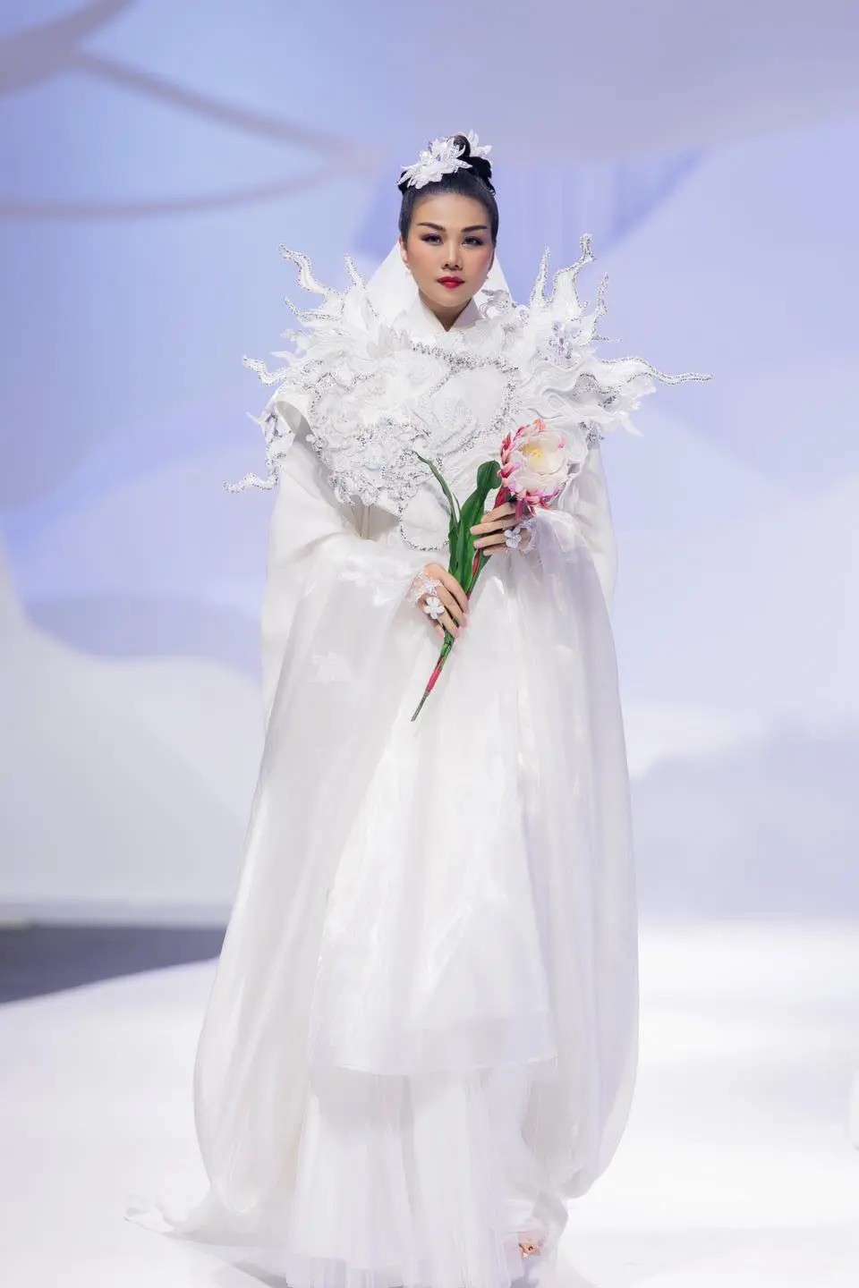 Dự đoán váy cưới Thanh Hằng sẽ mặc để sánh đôi chú rể nhạc công vào cuối tháng 10 - 8