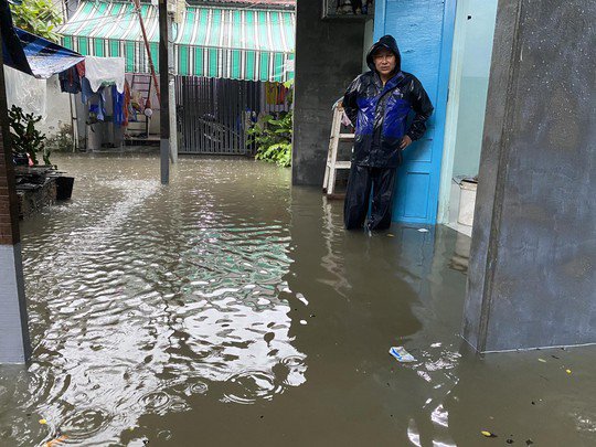 Đèo Hải Vân sạt lở do mưa lớn,người dân Đà Nẵng lo lụt lịch sử lặp lại - 12