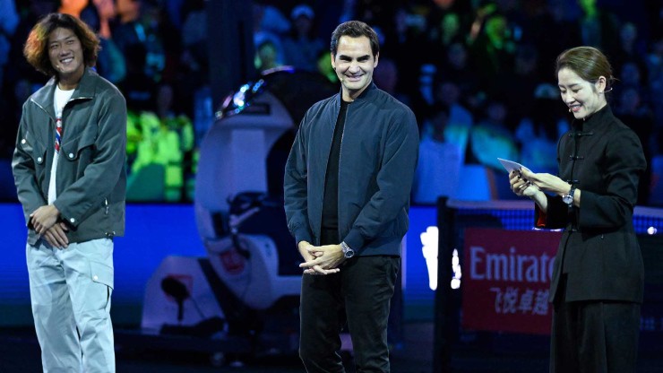 Federer giao lưu với&nbsp;Zhang Zhizhen và người hâm mộ ở Thượng Hải