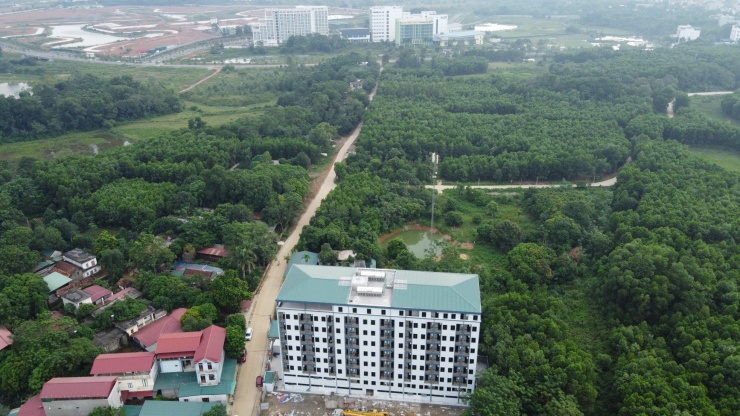 Cận cảnh chung cư mini sai phép ''nhồi'' gần 200 căn hộ vừa bị Chủ tịch Hà Nội chỉ đạo xử lý - 1