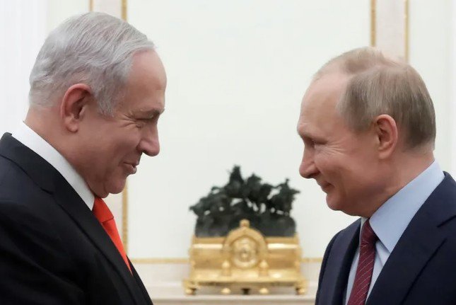 Thủ tướng Israel Benjamin Netanyahu trong cuộc gặp Tổng thống Nga Vladimir Putin tại Mátxcơva năm 2020. (Ảnh: Reuters)