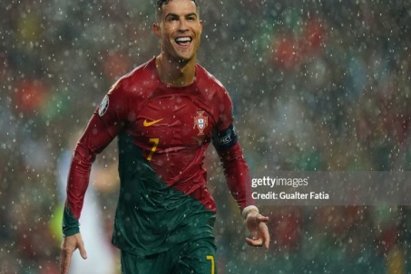 Mbappe gọi, Ronaldo trả lời: Đêm rực rỡ của siêu sao, kỳ tích sau tuổi 30 của CR7