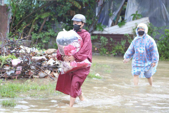 Người dân Đà Nẵng lo phải sống chung với lũ nhiều ngày - 4