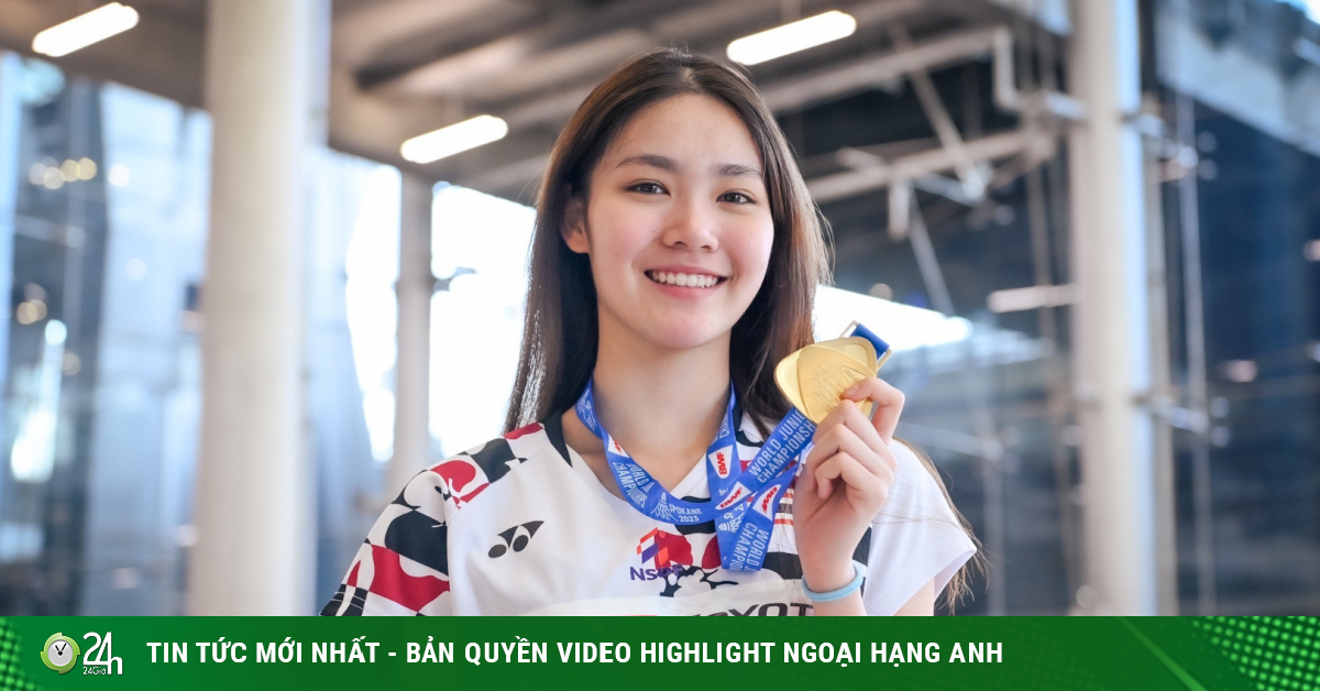 Vẻ đẹp ngọt ngào của nữ vận động viên 16 tuổi vô địch giải cầu lông trẻ thế giới