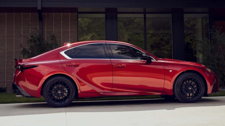 2024 Lexus IS tăng giá, khởi điểm nhỉnh 1 tỷ đồng