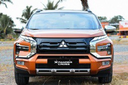 Giá xe Mitsubishi Xpander Cross lăn bánh tháng 10/2023, hỗ trợ 50% LPTB và quà tặng