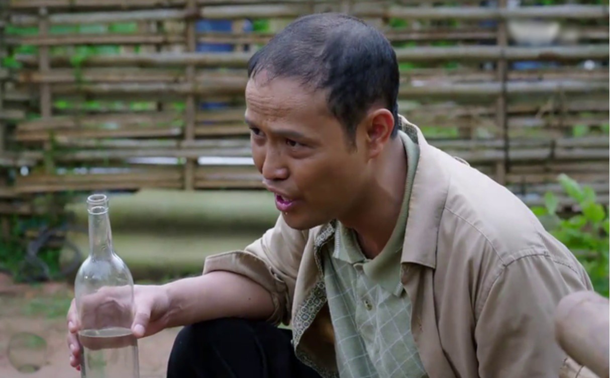 Khi sao nam Việt hóa thân xuất thần vào vai &#39;sâu rượu&#39; trên phim VTV - 2