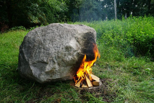 Chuyện không tưởng về hòn đá có thể phát wifi mỗi khi bị 
