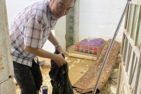Đà Nẵng: Khốn khổ vì 4 ngày 2 lần dọn đồ chạy lụt
