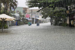 Thời tiết ngày 18/10: Nhiều nơi ở Trung Bộ và Nam Bộ có mưa to