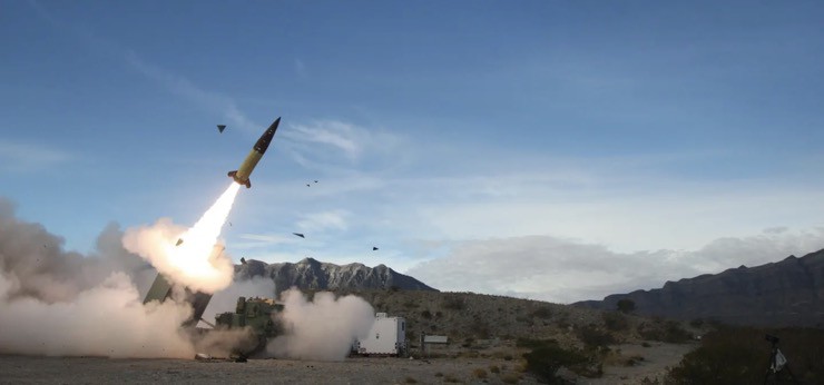 Forbes: Mục đích của Mỹ khi cung cấp tên lửa đạn đạo ATACMS cho Ukraine - 1