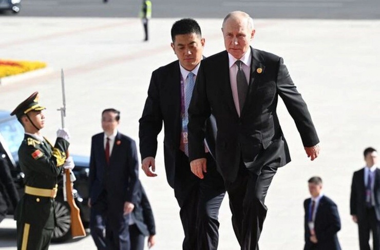 Ông Putin mang theo vali hạt nhân trong chuyến thăm Trung Quốc - 1