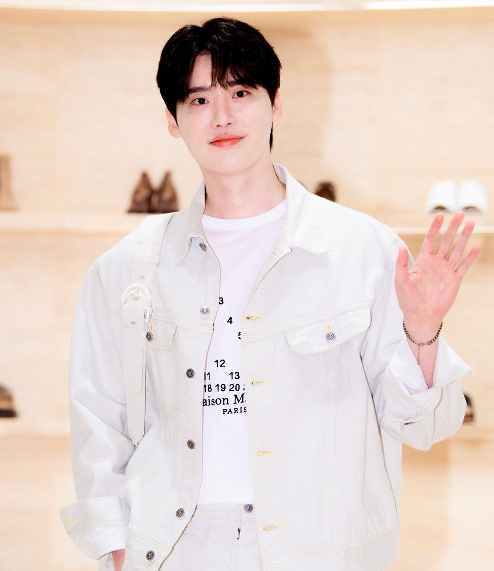 Lee Jong Suk họp fan ở Việt Nam, hội "phe vé" bán cắt lỗ cận ngày tổ chức - 7