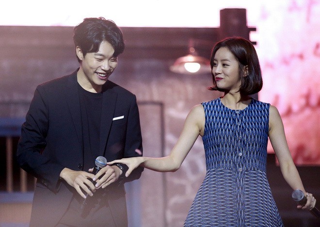 Hyeri và bạn trai&nbsp;Ryu Jun Yeol.