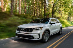 Kia Sorento sử dụng động cơ dầu giảm giá lên đến 85 triệu đồng