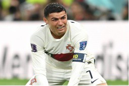 Bạn thân tiết lộ Cristiano Ronaldo từng phải đi xin ăn đồ thừa sống qua ngày