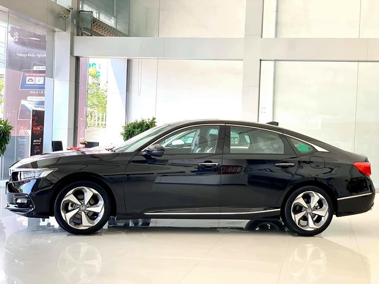 Honda Accord được giảm giá cực mạnh tới 250 triệu đồng - 4