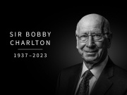 Bóng đá - Tin mới nhất bóng đá sáng 22/10: Huyền thoại MU Bobby Charlton qua đời