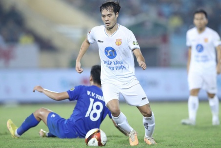 Video bóng đá Nam Định - Quảng Nam: Vận may VAR, bùng nổ phút bù giờ (V-League)